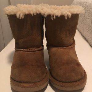 Toddler sz9 Bailey Bow UGGS boots